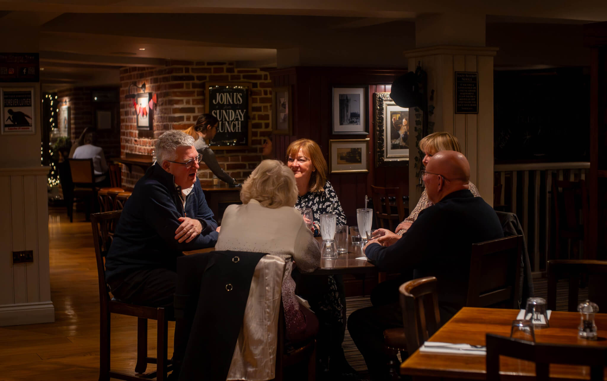 family friendly pub Flaunden Bricklayers Arms scaled